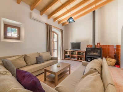 Holiday house Sa Tanca in Sant Joan mit Infinity Pool - Features photo 25