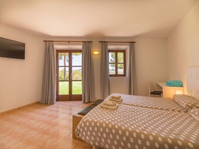 Holiday house Sa Tanca in Sant Joan mit Infinity Pool - Features photo 35