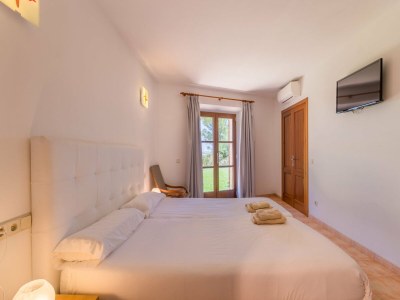 Holiday house Sa Tanca in Sant Joan mit Infinity Pool - Features photo 39