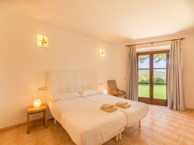 Holiday house Sa Tanca in Sant Joan mit Infinity Pool - Features photo 40