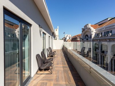 Apartment Spacious 4-Bedroom Apartment in Porto - Outdoor photo 4