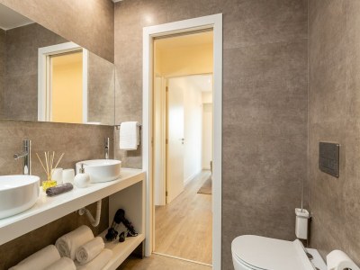 Apartment Spacious 4-Bedroom Apartment in Porto - Features photo 16