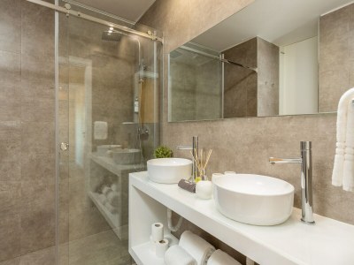 Apartment Spacious 4-Bedroom Apartment in Porto - Features photo 17