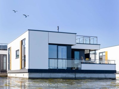 House boat Küstenkomfort mit Terrasse in Fischland-Darss-Zingst - House boat