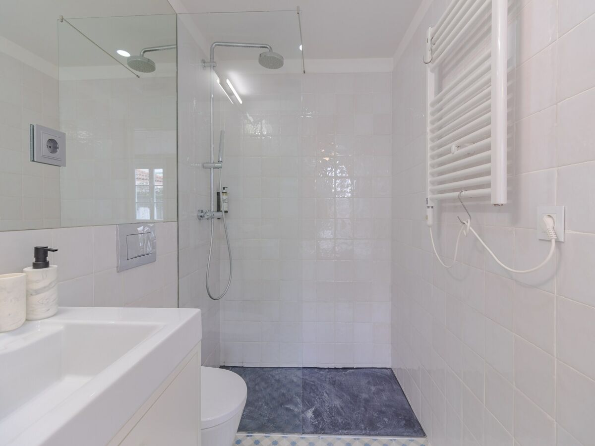 Apartment Modern studio in Porto with balcony - Features photo 2