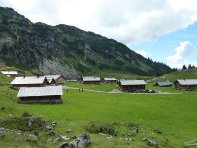 Holiday apartment Almrausch Holiday Apartment - Haus Burgl - Environment photo 26