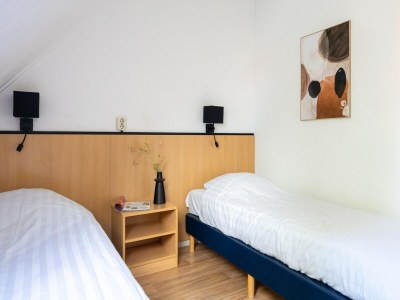 Holiday park Villa in Andijk with South-Facing Garden - Features photo 12