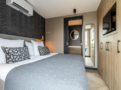 Apartment Playful and luxurious apartment in heart of Delft. - Features photo 22