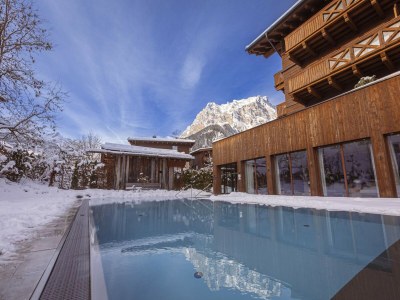 Chalet Welcoming chalet with balcony (No Deposit) - Outdoor photo 9