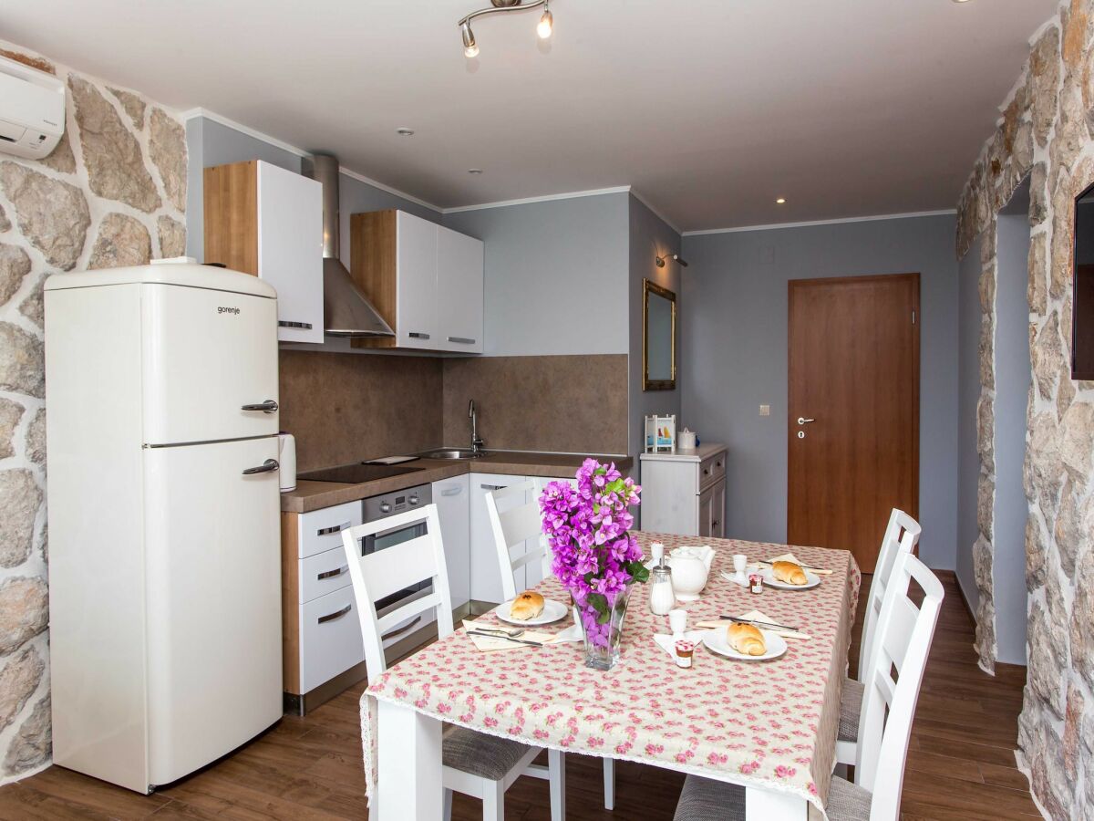 Apartment Villa Mirjana - One Bedroom Apartment with Terrace and Sea View (Palma) - Features photo 5