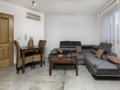 Apartment Apartment in Banjole near Beach & Nature - Features photo 11