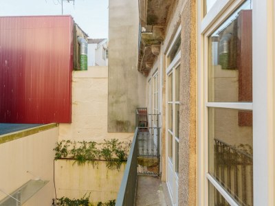 Apartment Cozy Getaway in Porto with Balcony - Outdoor photo 4