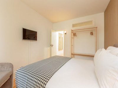 Apartment Cozy Getaway in Porto with Balcony - Features photo 8