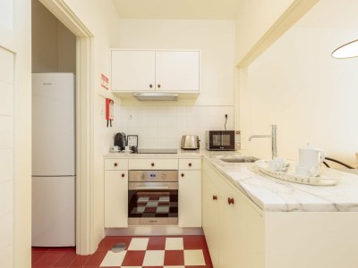 Apartment Cozy Getaway in Porto with Balcony - Features photo 12