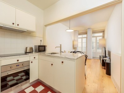 Apartment Cozy Getaway in Porto with Balcony - Features photo 16