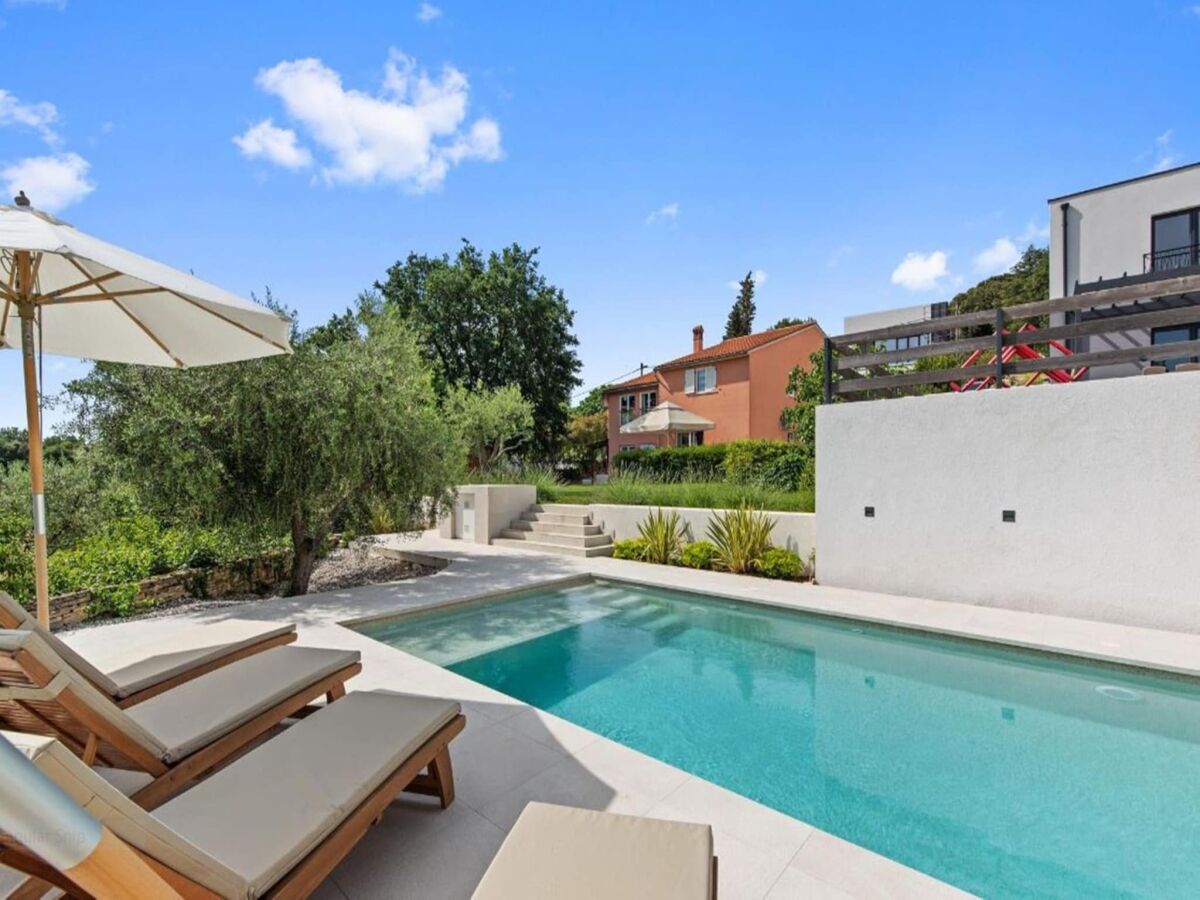 Villa Villa in Vintijan with private pool - Outdoor photo 4