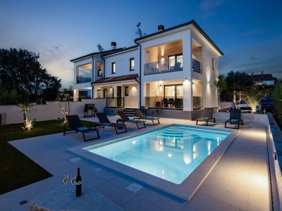 Villa Villa in Pula nahe Hidrobaza Strand - Outdoor photo 14