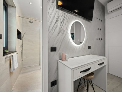 Villa Villa in Pula nahe Hidrobaza Strand - Features photo 32