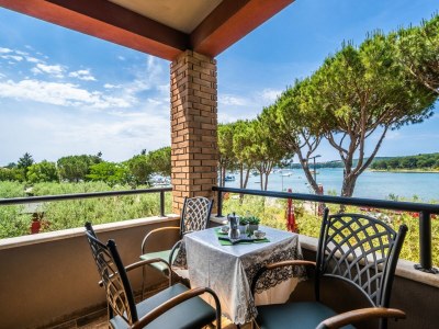Apartment Charming apartment in Medulin with sea view - Outdoor photo 7