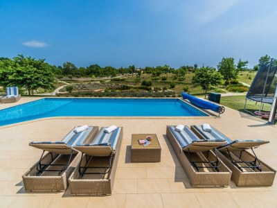 Villa Villa in Filipana with Private Heated Pool - Outdoor photo 5