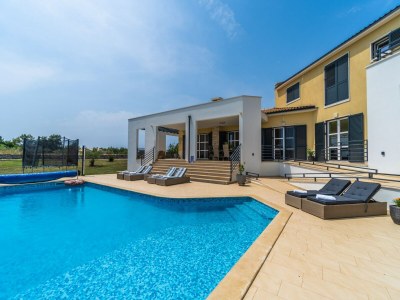Villa Villa in Filipana with Private Heated Pool - Outdoor photo 12