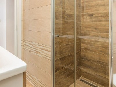 Apartment Apartment in Valbandon near Beach & Pool - Features photo 9