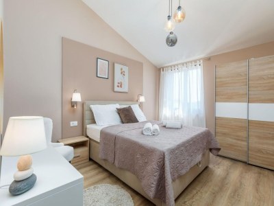 Apartment Apartment in Valbandon near Beach & Fažana - Features photo 13