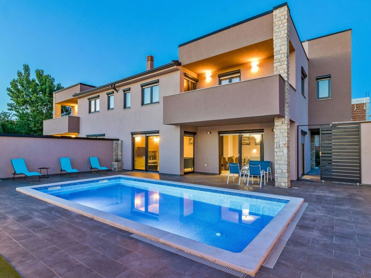 Villa Relaxing villa in Pula with private pool