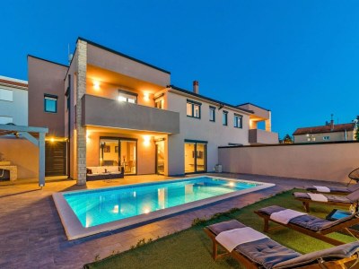 Villa Spacious villa in Pula with heated pool - Outdoor photo 6