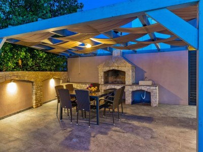 Villa Spacious villa in Pula with heated pool - Outdoor photo 28