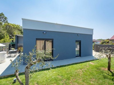 Holiday house House in Peroj near Rock Beach - Outdoor photo 2