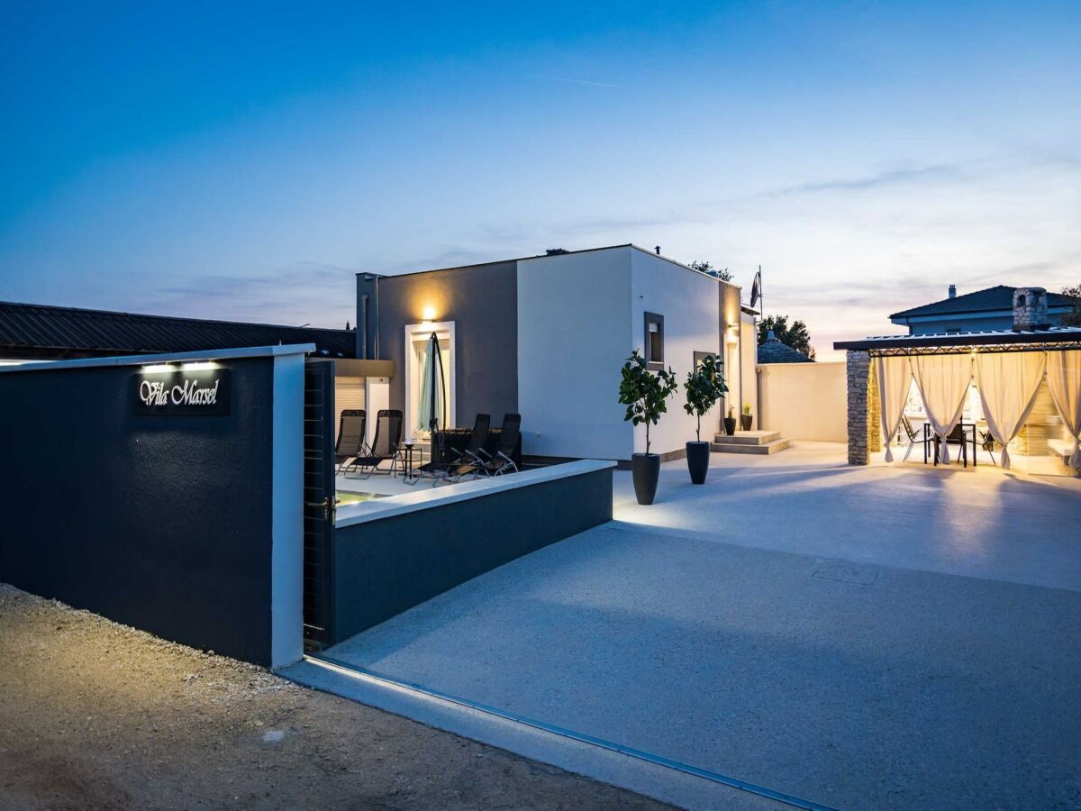 Villa Villa in Gajana mit beheiztem Pool