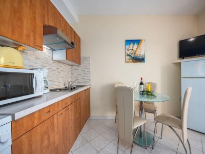 Apartment Wohnung in Drenje nahe Jadrena Strand - Features photo 15