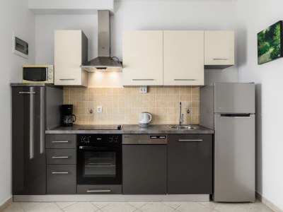 Apartment Wohnung in Drenje nahe Jadrena Strand - Features photo 11