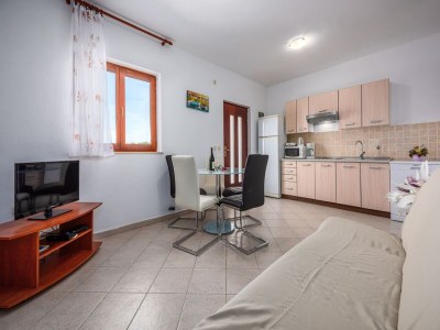 Apartment Wohnung in Drenje nahe Jadrena Strand - Features photo 13