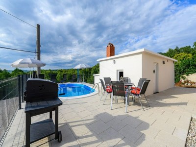 Apartment Spacious Apartment in Markoci - Outdoor photo 8