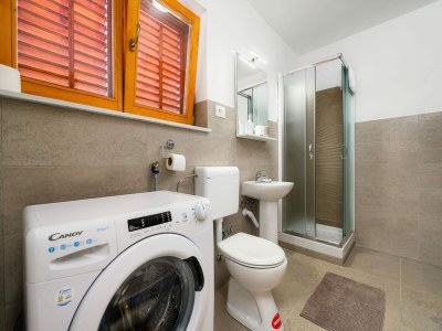 Apartment Spacious Apartment in Markoci - Features photo 9