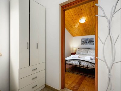 Apartment Spacious Apartment in Markoci - Features photo 20