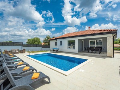 Holiday house Entspannende Sommerwohnung in Drenje - Outdoor photo 5