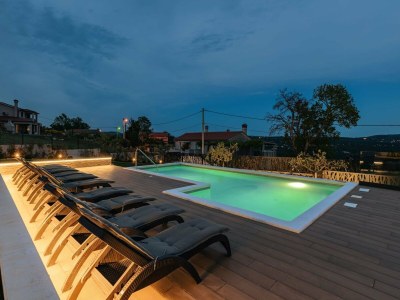 Villa Luxuriöse Villa mit Pool in Sveti Bartul - Outdoor photo 9