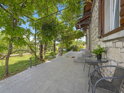 Villa Charming Villa with Pool - Outdoor photo 5