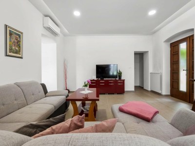 Villa Charming Villa with Pool - Features photo 29