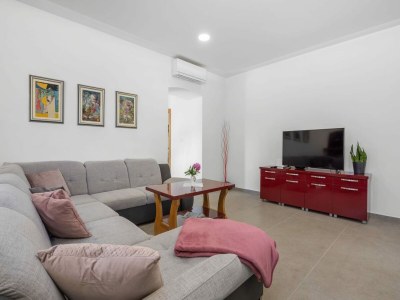 Villa Charming Villa with Pool - Features photo 30