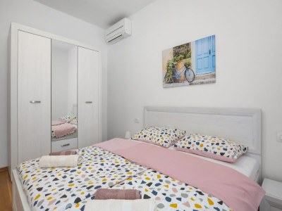 Villa Charming Villa with Pool - Features photo 36