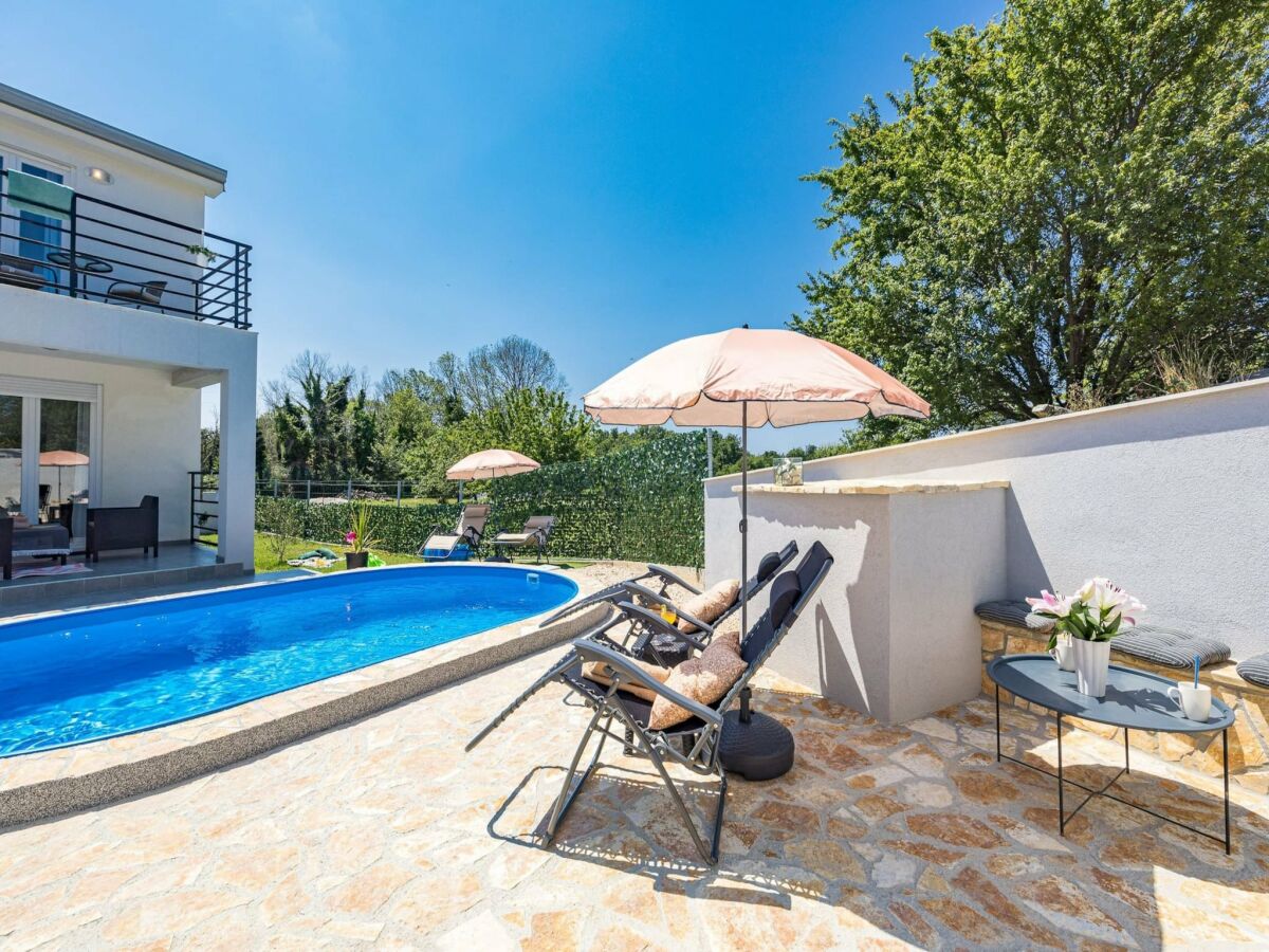 Villa Modernes Rscape mit Pool - Outdoor photo 2