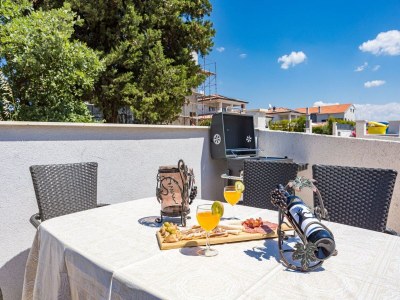 Villa Modernes Rscape mit Pool - Outdoor photo 10