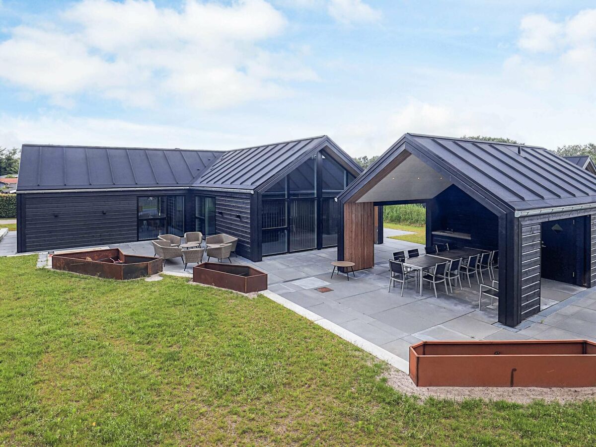 Holiday house 5 star holiday home in Hadsund - Outdoor photo 3