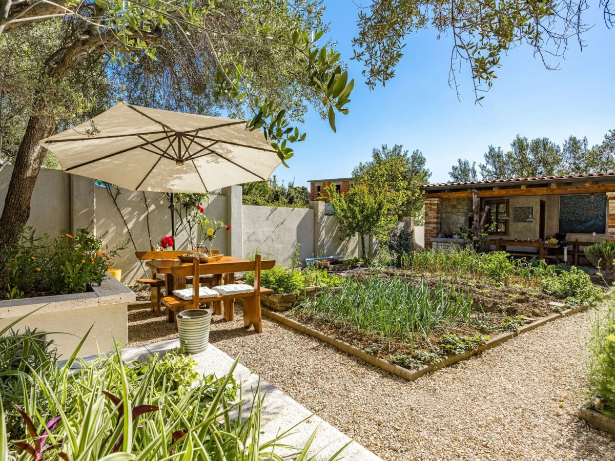 Apartment Apartment with Garden, Banjol - Outdoor photo 4