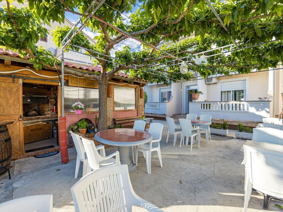 Apartment Studio in Rab near Sandy Beach - Outdoor photo 4