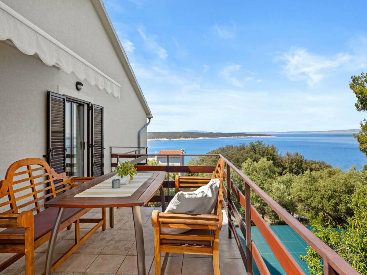 Apartment Apartment in Supetarska Draga near Sandy Beach